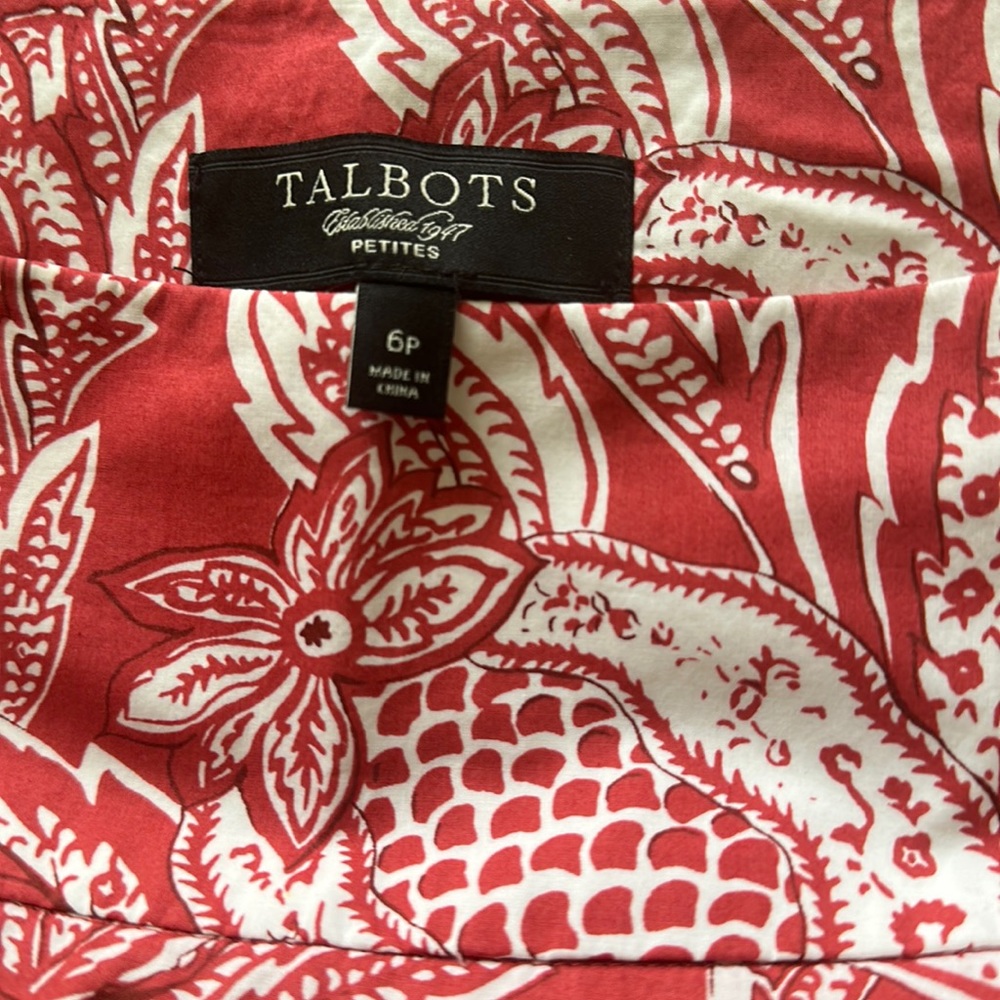 💖Talbots red/white floral flare skirt w/side zipper closure. - Picture 4 of 4